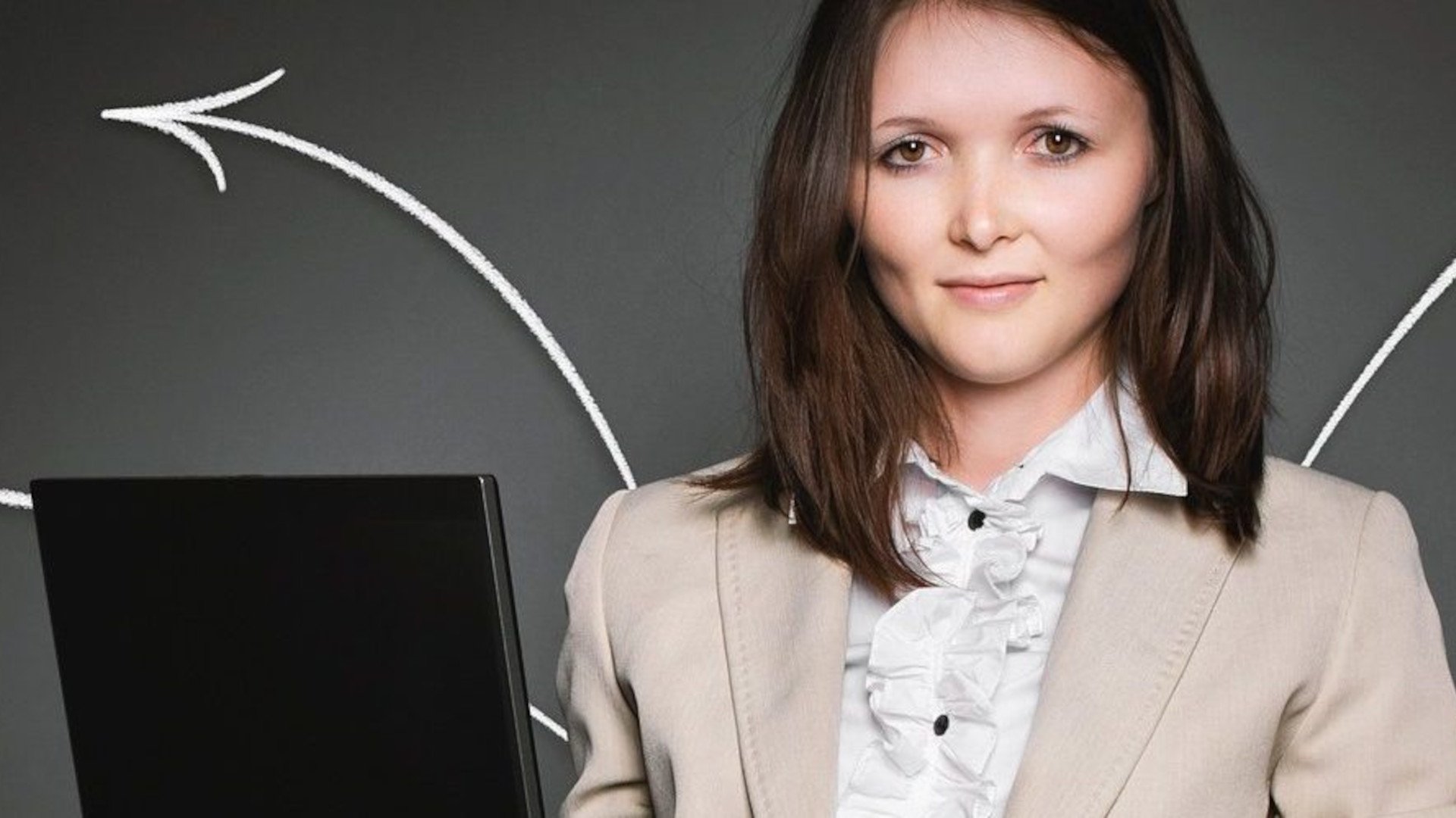 What does a knowledge manager do?